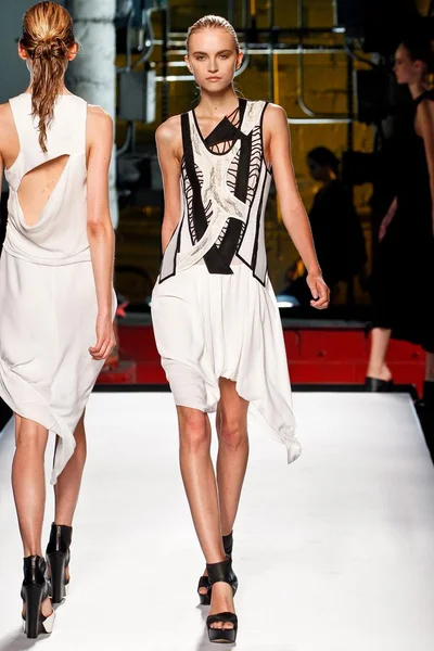 Look 36